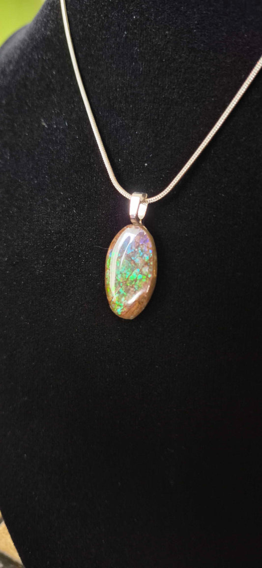 Natural Ammolite Silver Plated Pendant CGJP35 with green, purple and pink colour, view 2