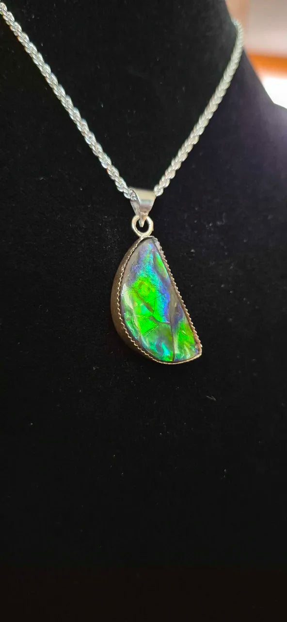 Natural Ammolite Silver Pendant CGJP15 with green and blue colour, view 2